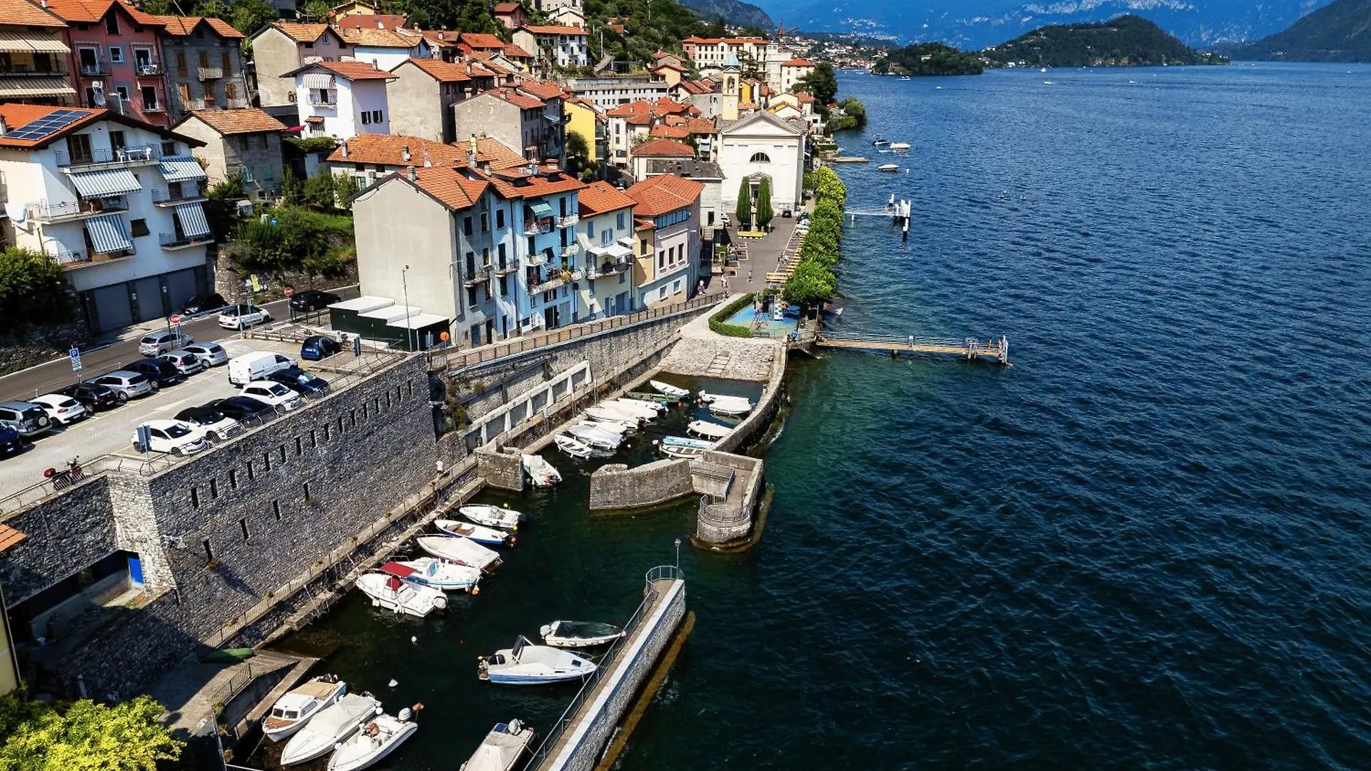 Delizioso Bilocale Vista Lago Colonno 0*,  Italy